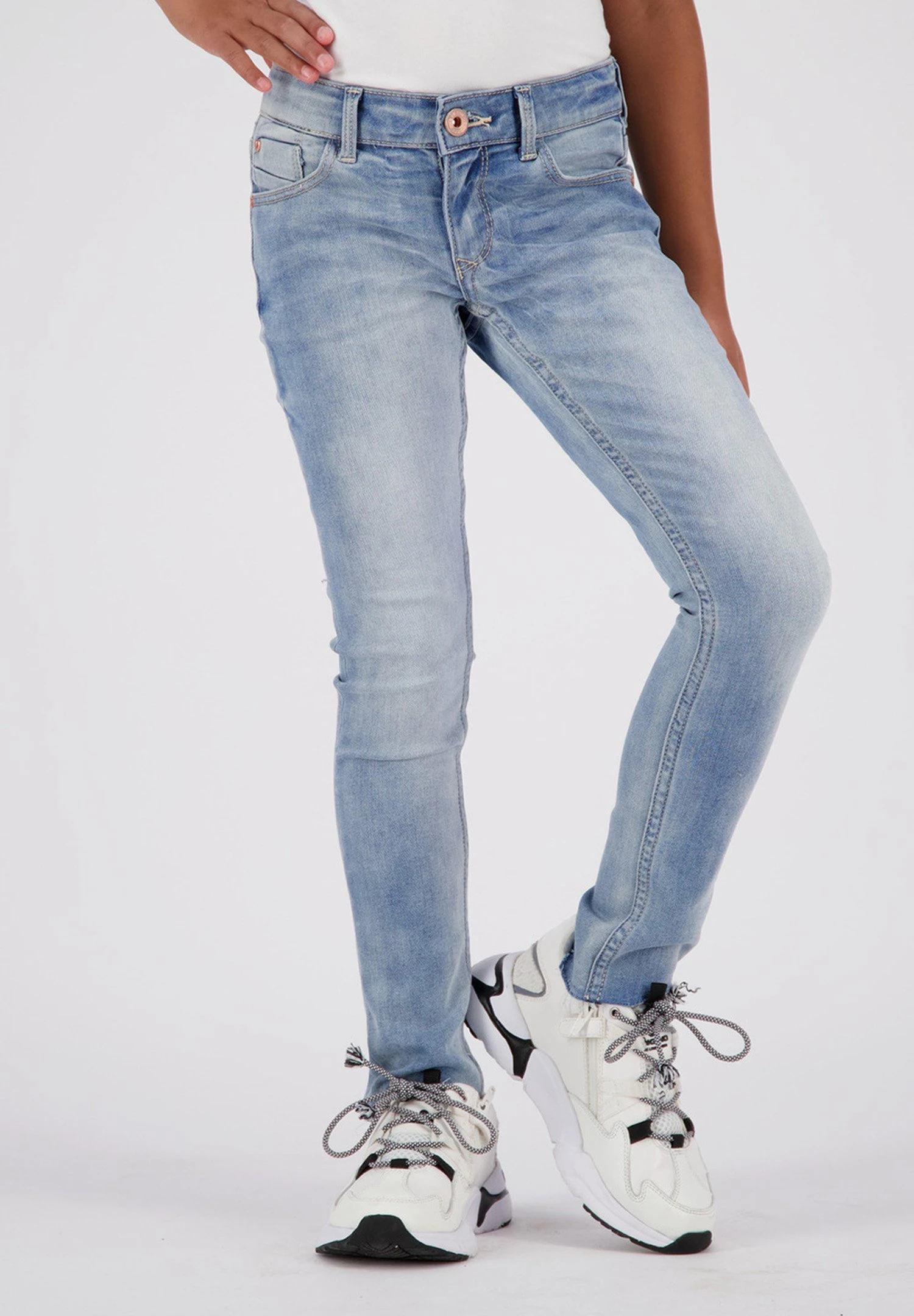 Vingino Amia- Slim Fit Jeans - Mid Blue Wash 1 Vingino Amia- Slim Fit Jeans - Mid Blue Wash