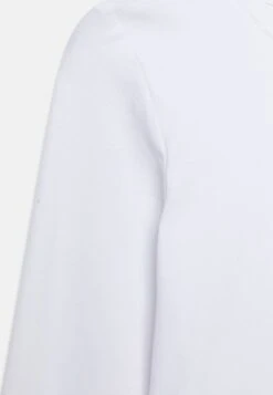 Vingino Longsleeve - Real White 5 Vingino Longsleeve - Real White -Vingino c23425eb4256469bb84925ff2b3e9d84